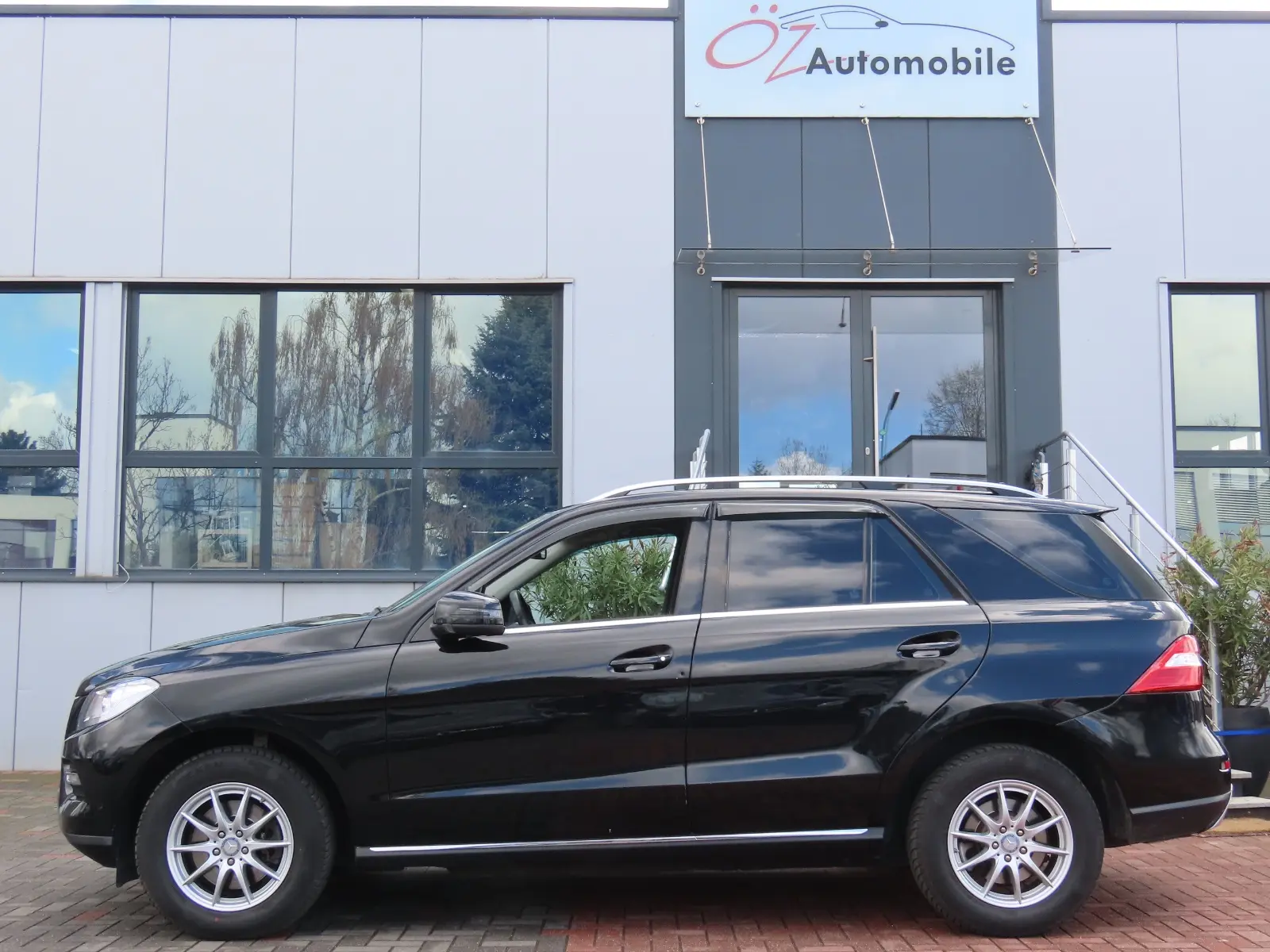 Mercedes-Benz ML 350 BlueTEC 4MATIC Autom. Leder 360° AHK