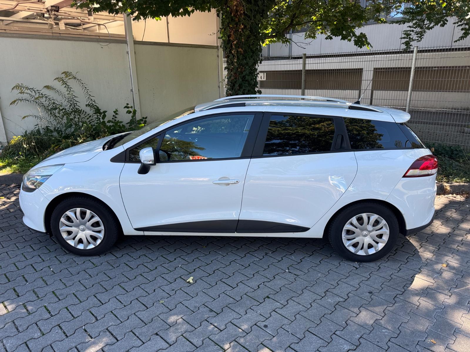 Renault Clio 2014 — вигляд ззаду