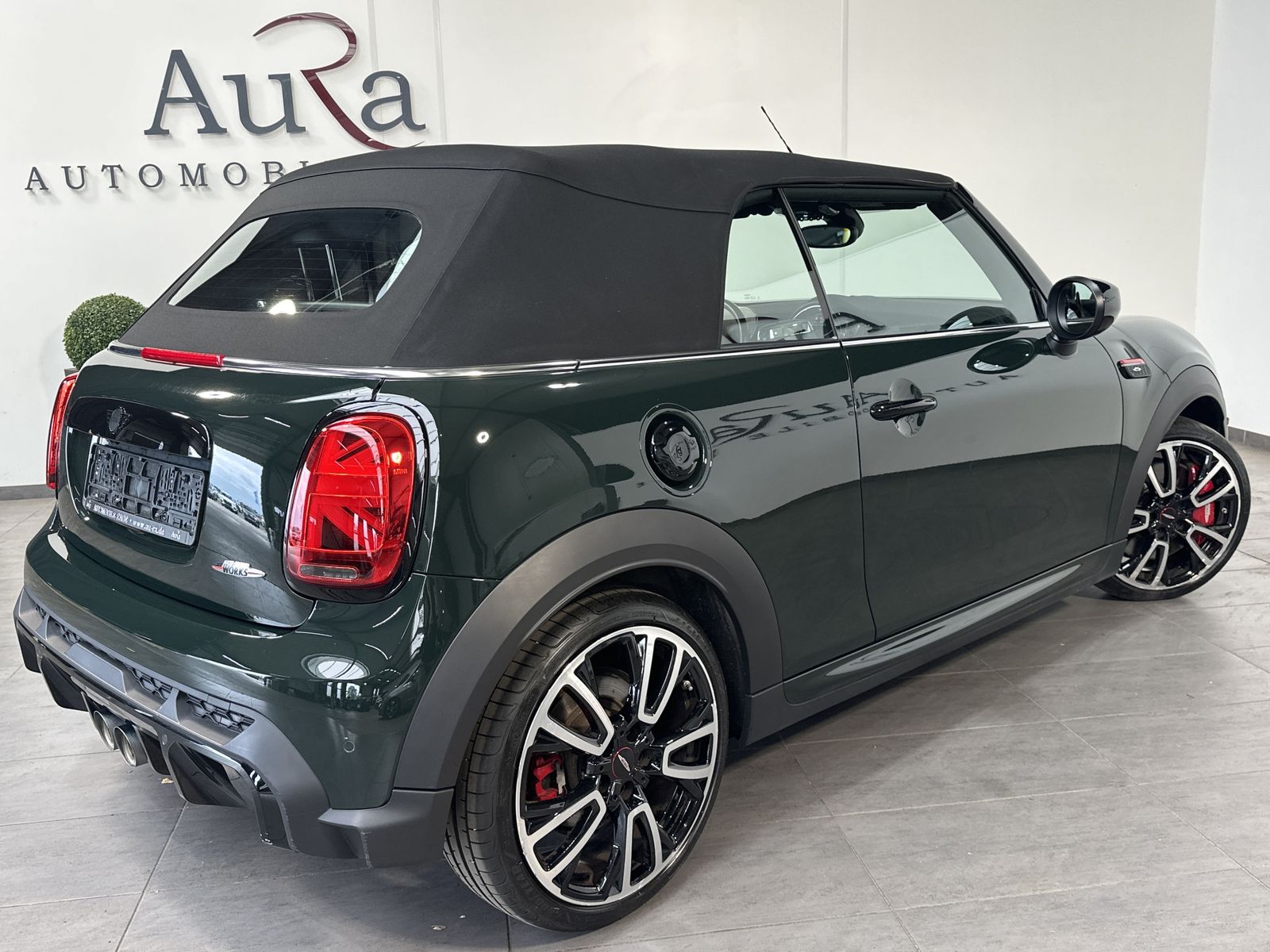 Fahrzeugabbildung MINI John Cooper Works Cabrio NAV+LED+ACC+H&K+18ZO+KA