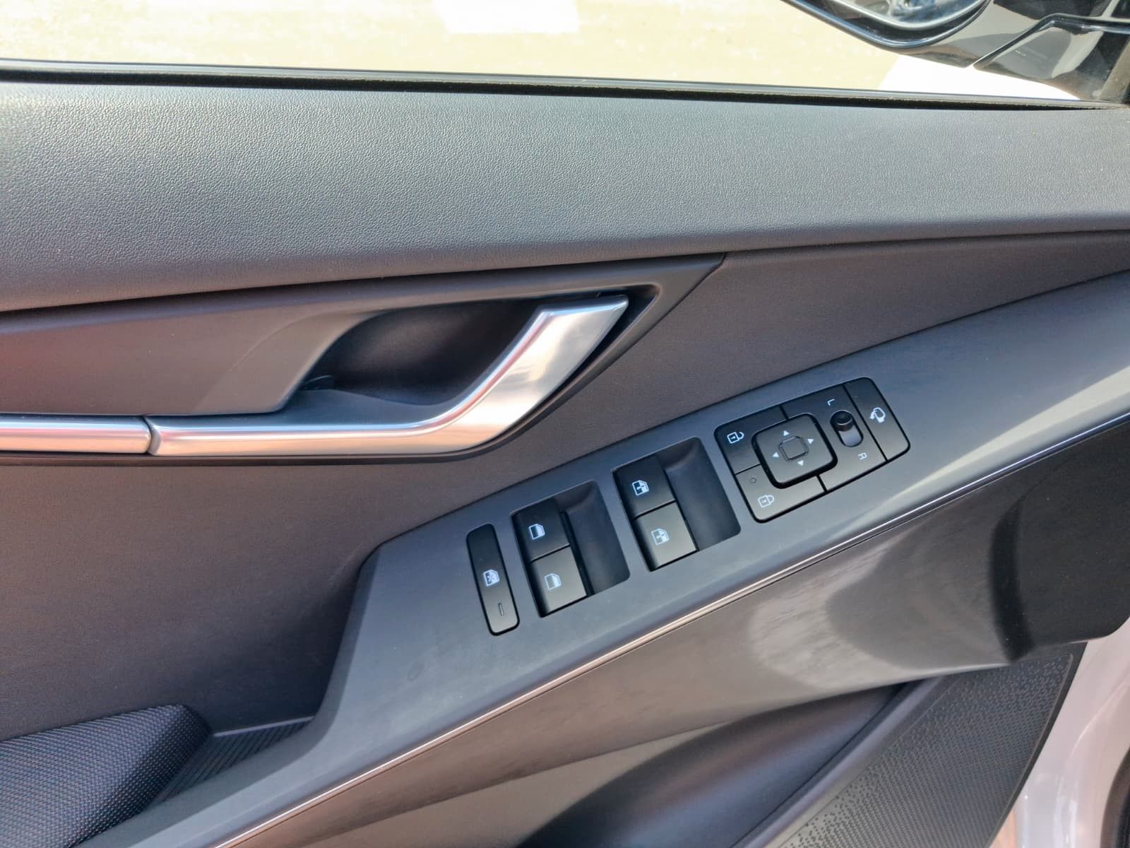 Fahrzeugabbildung Kia Niro e-Niro Vision AHK Navi Allwetter Teilleder