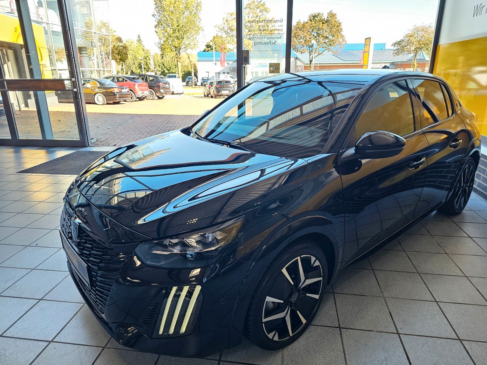 Peugeot 208 e- GT Alcantara 360°Kamera Navi Full-LED ACC imagem 2