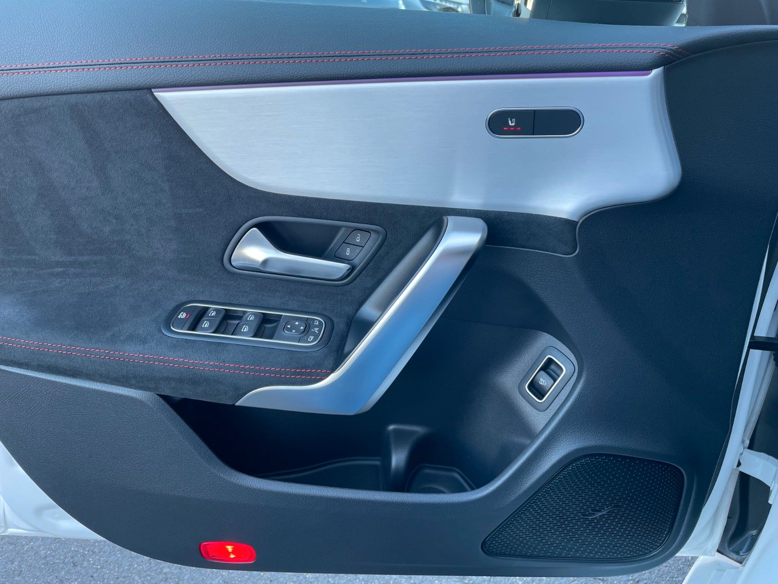 Fahrzeugabbildung Mercedes-Benz CLA 35 AMG Aero+TotW+R-Kamera+Ambiente