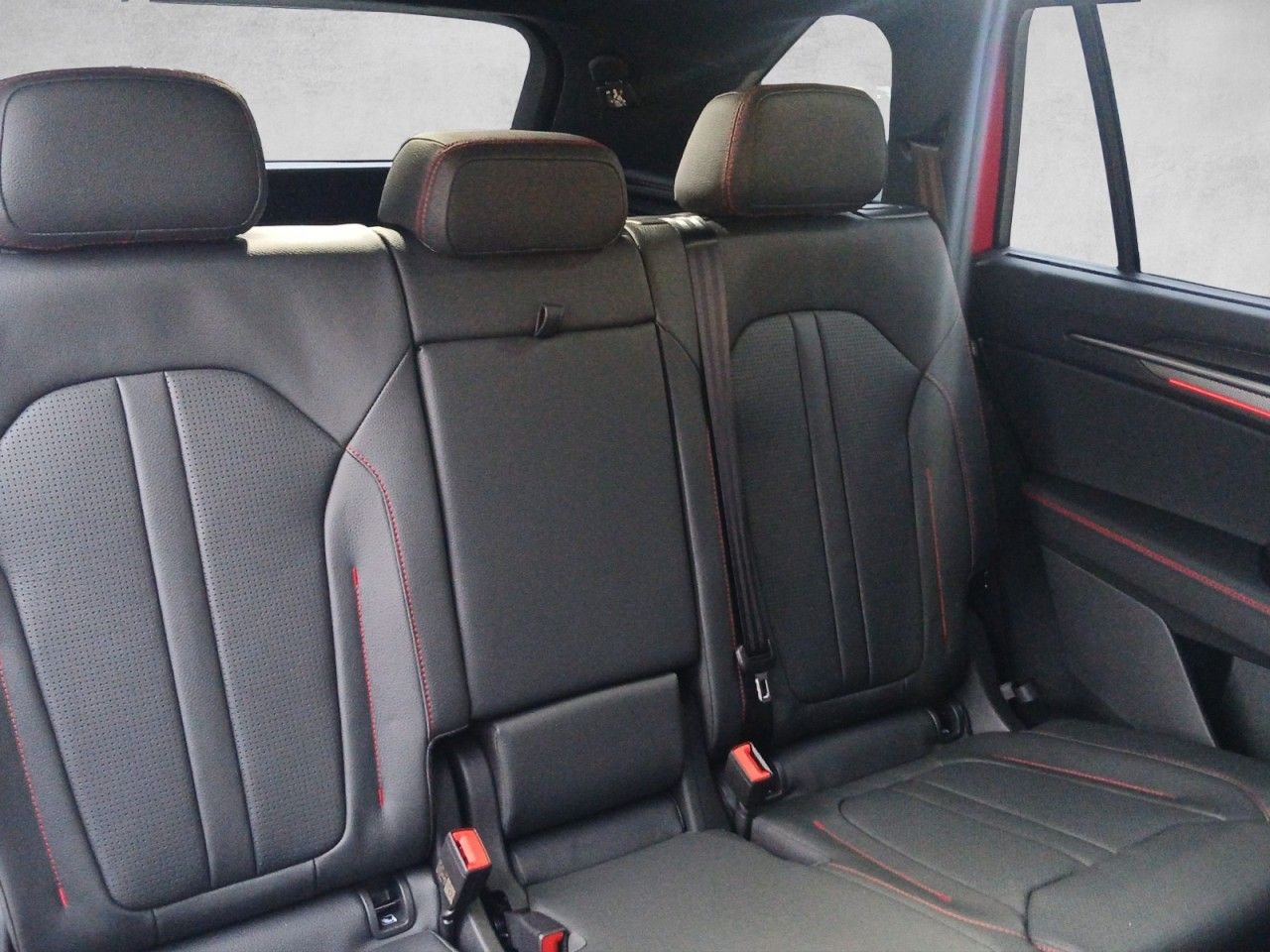 Fahrzeugabbildung SKODA Kodiaq RS 4x4 TSI 7 -Sitzer Panoramadach HeadUp