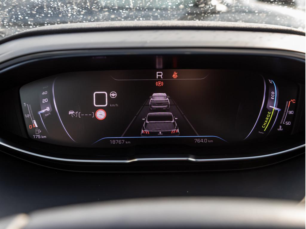 Peugeot 3008 Allure Pack HYBRID 136 e-DSC6 AHK ACC LED