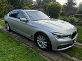 BMW 750i xDrive - LUXURY HEADUP MASSAGE - silberne BMW 7er Reihe