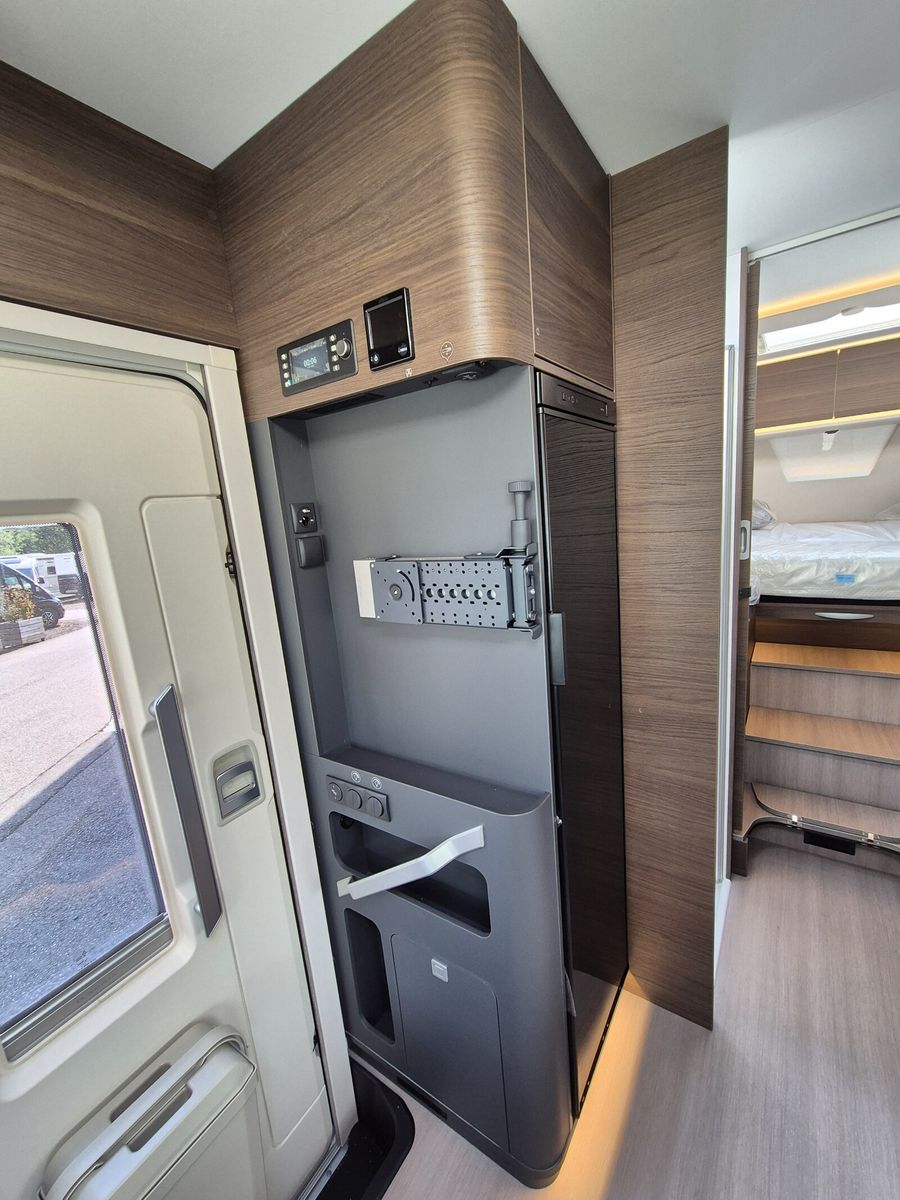 Fahrzeugabbildung Adria Sonic Supreme 700 DL Alde,LED,Backofen,Navi+RFK