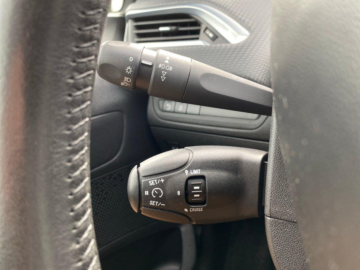Peugeot 2008 1.2 PURETECH 82 ACTIVE KLIMA+SHZ+BLUETOOTH