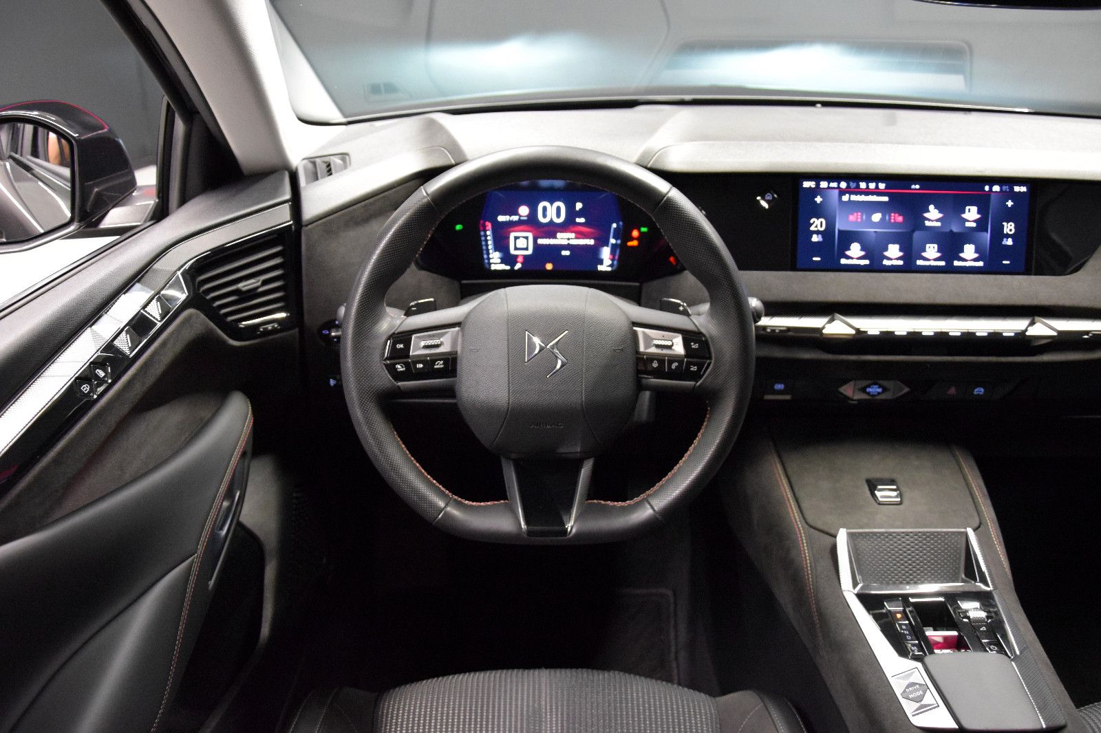 Fahrzeugabbildung DS Automobiles DS4 Performance Line Kamera Sitzheizung