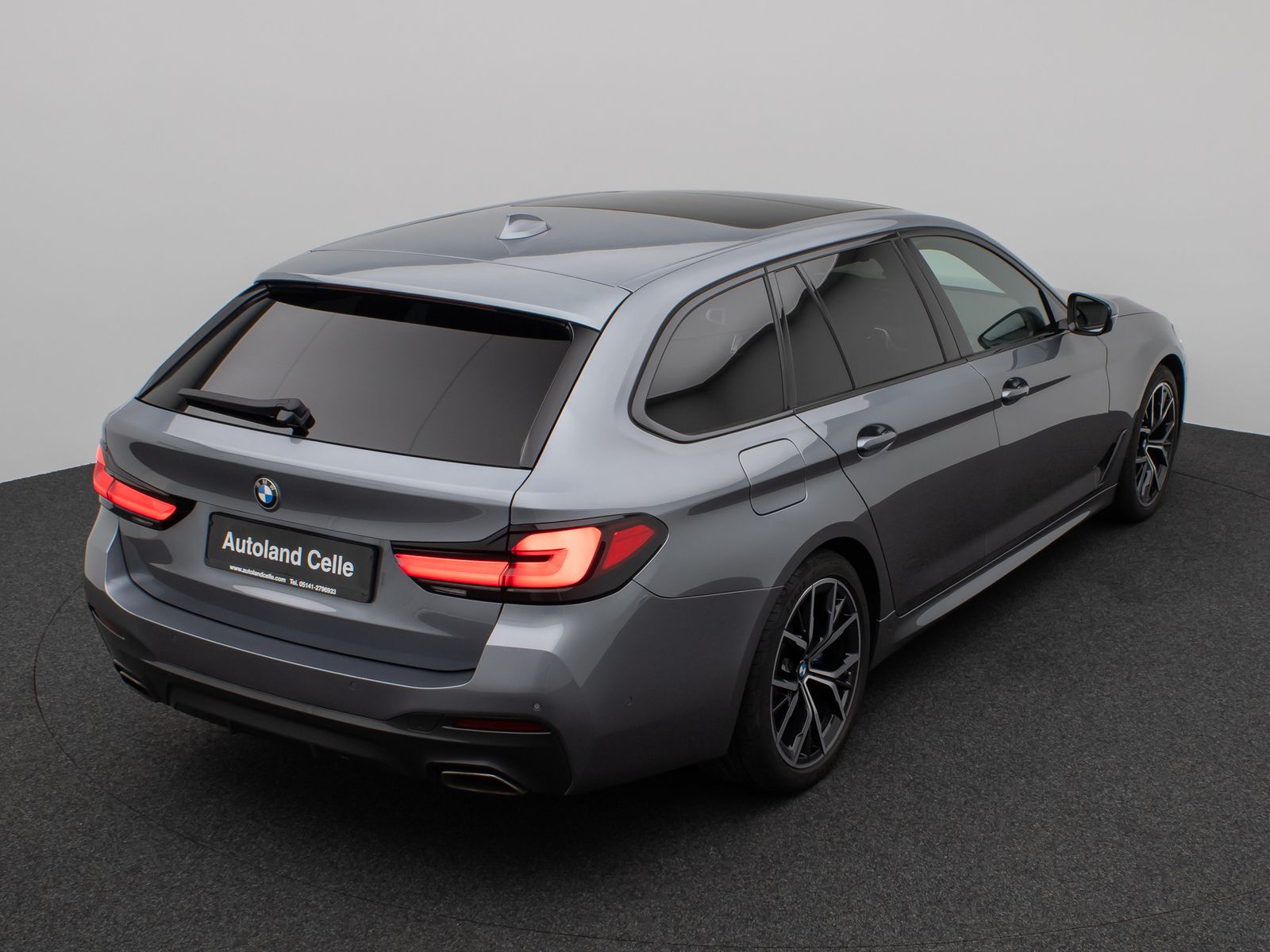 Fahrzeugabbildung BMW 540i xD M Sport Panorama DAB H/K DispKey 19Zoll