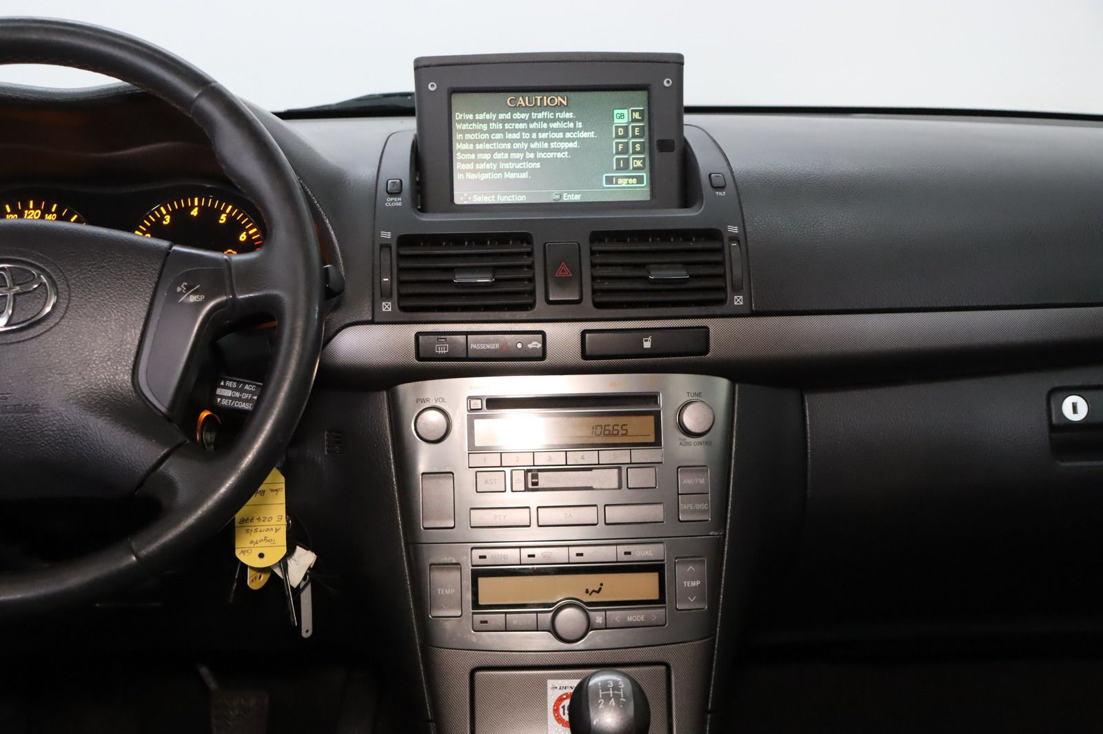 Fahrzeugabbildung Toyota Avensis 2.0-l-VVT-i Executive