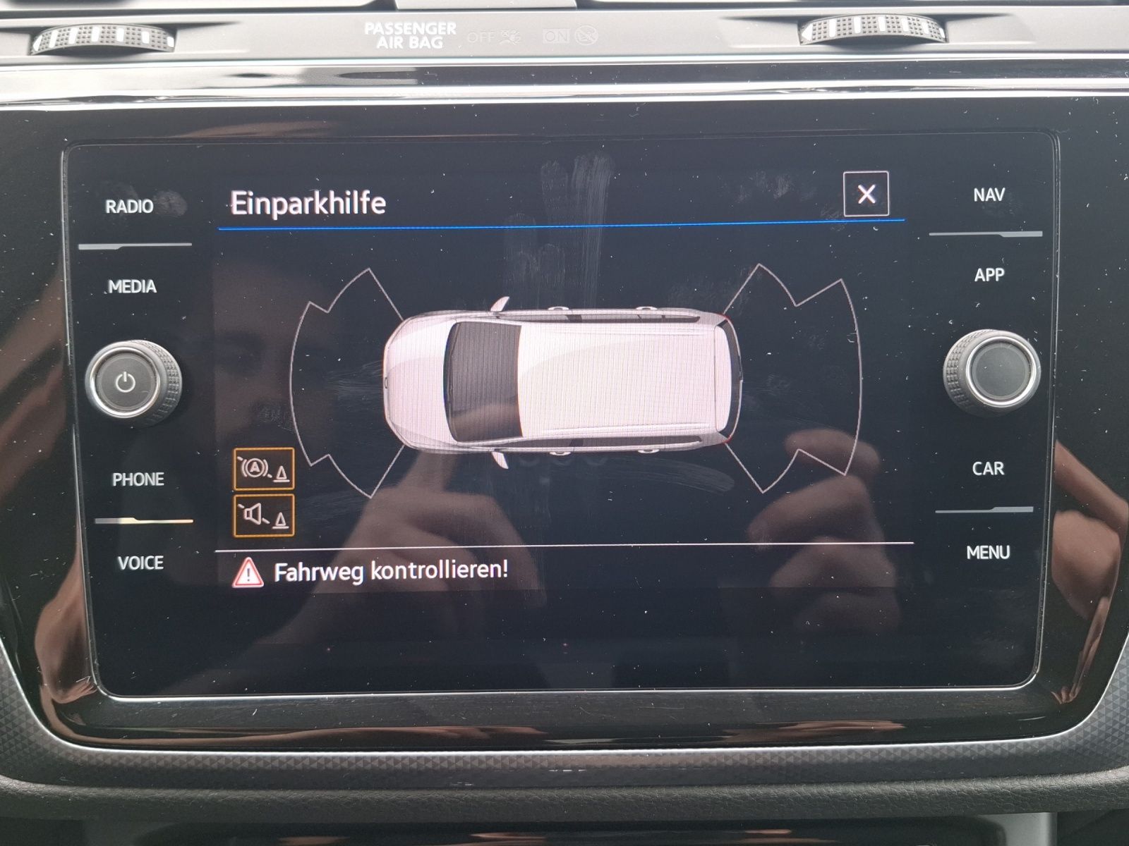 Fahrzeugabbildung Volkswagen Touran TSI Active DSG LED AHK Navi ACC SHZ PDC