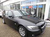 BMW 318 Baureihe 3 Touring 318i-Automatik-Navi-Sitzh - BMW 318 aus 2011: Kombi