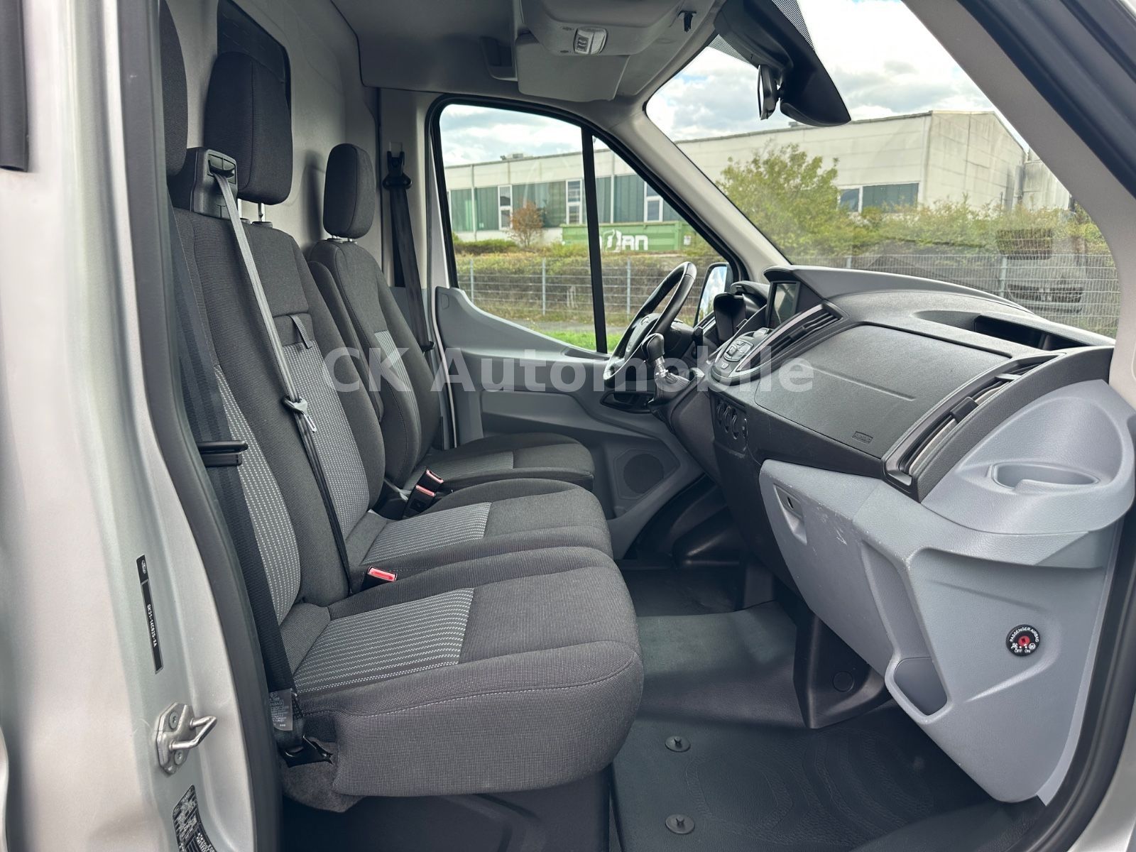Fahrzeugabbildung Ford Transit Kasten 350 H2L3 Trend/Navi/Klima/PDC