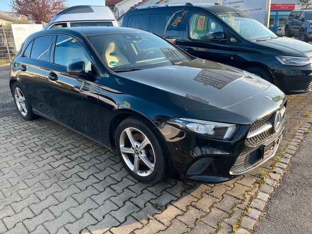 MERCEDES-BENZ A 220 4MATIC DCT - 8 Fach ALU 