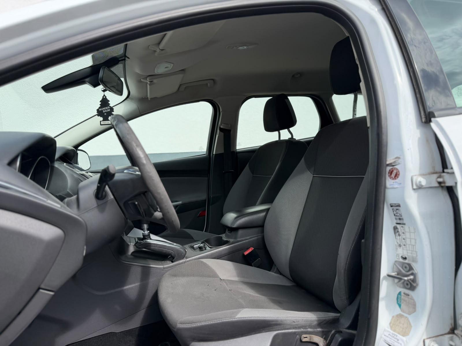 Ford Focus 2013 — photo 16