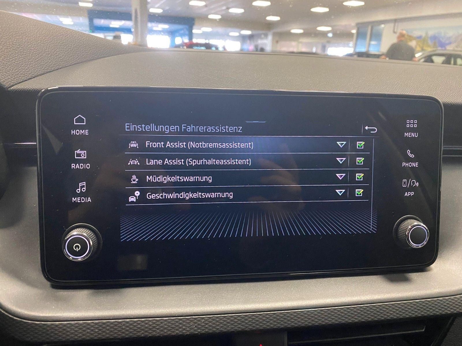Fahrzeugabbildung SKODA Kamiq 1.0 TSI Essence+GARANTIE bis 2031+100tKM++