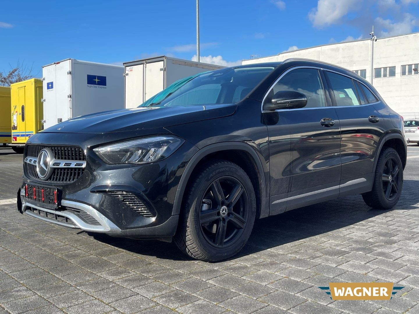 Fahrzeugabbildung Mercedes-Benz GLA 180 LED Navi Sitzheizung Frontschaden