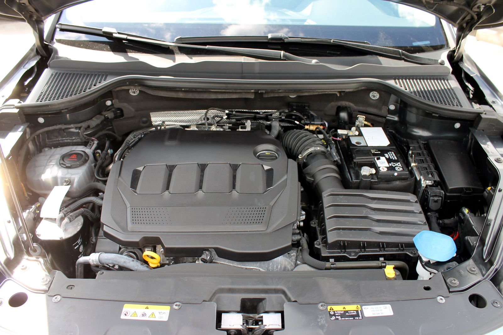 Fahrzeugabbildung SKODA Karoq Amb. 2.0 TDI 4x4 DSG ACC LED PANO KAM AHK