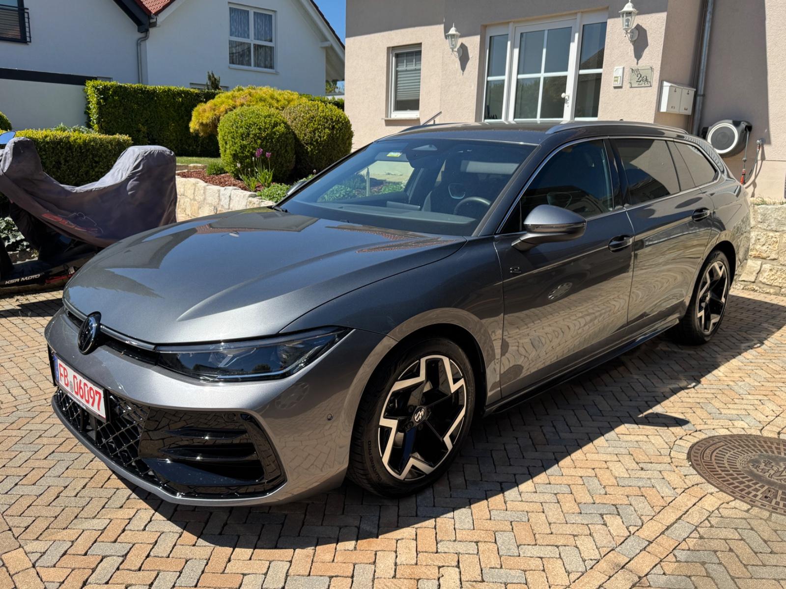 Volkswagen Passat Variant2.0 TDI-R-line AHK-Massagesitz