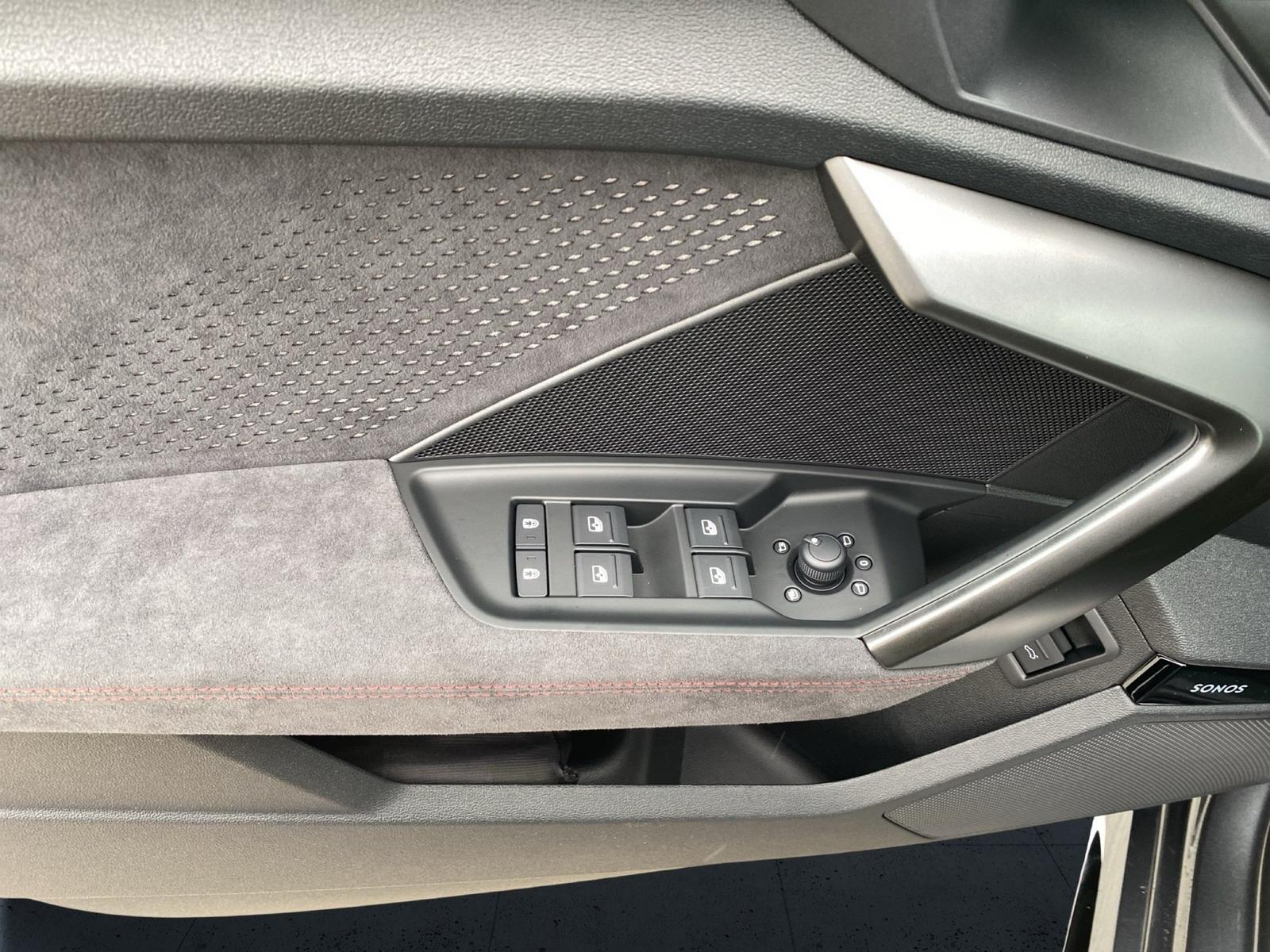 Audi RS 3 Sportback S tr. PANO HUD RS-Abgas Matrix