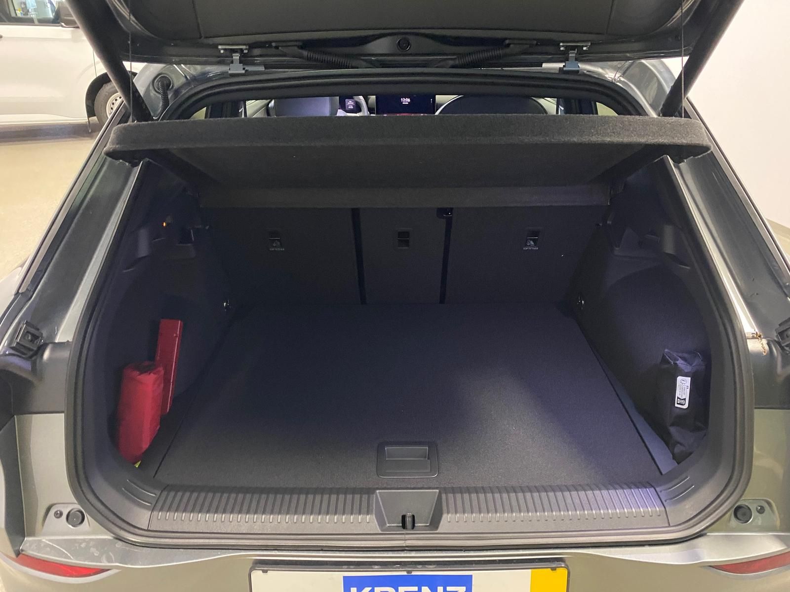 Fahrzeugabbildung Volkswagen T-Roc 1.5 eTSI R-Line NEUES MODELL AHK+ACC+KAMER