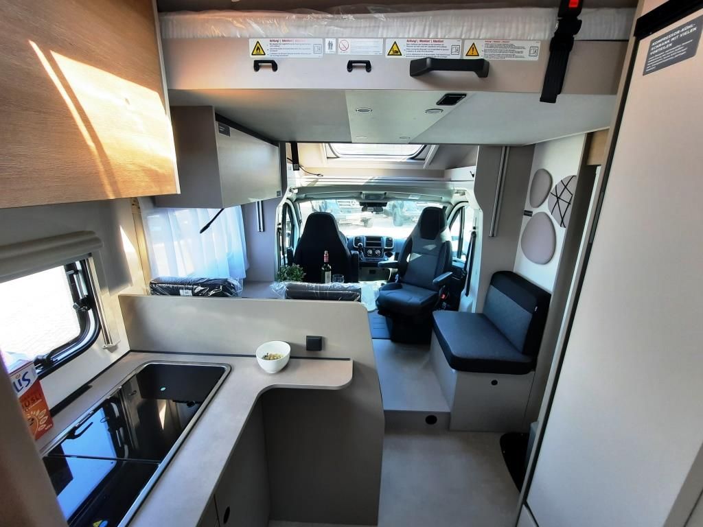 Fahrzeugabbildung LMC Tracer 730 EL Verfüg./Sparen Sie 9.271,- €