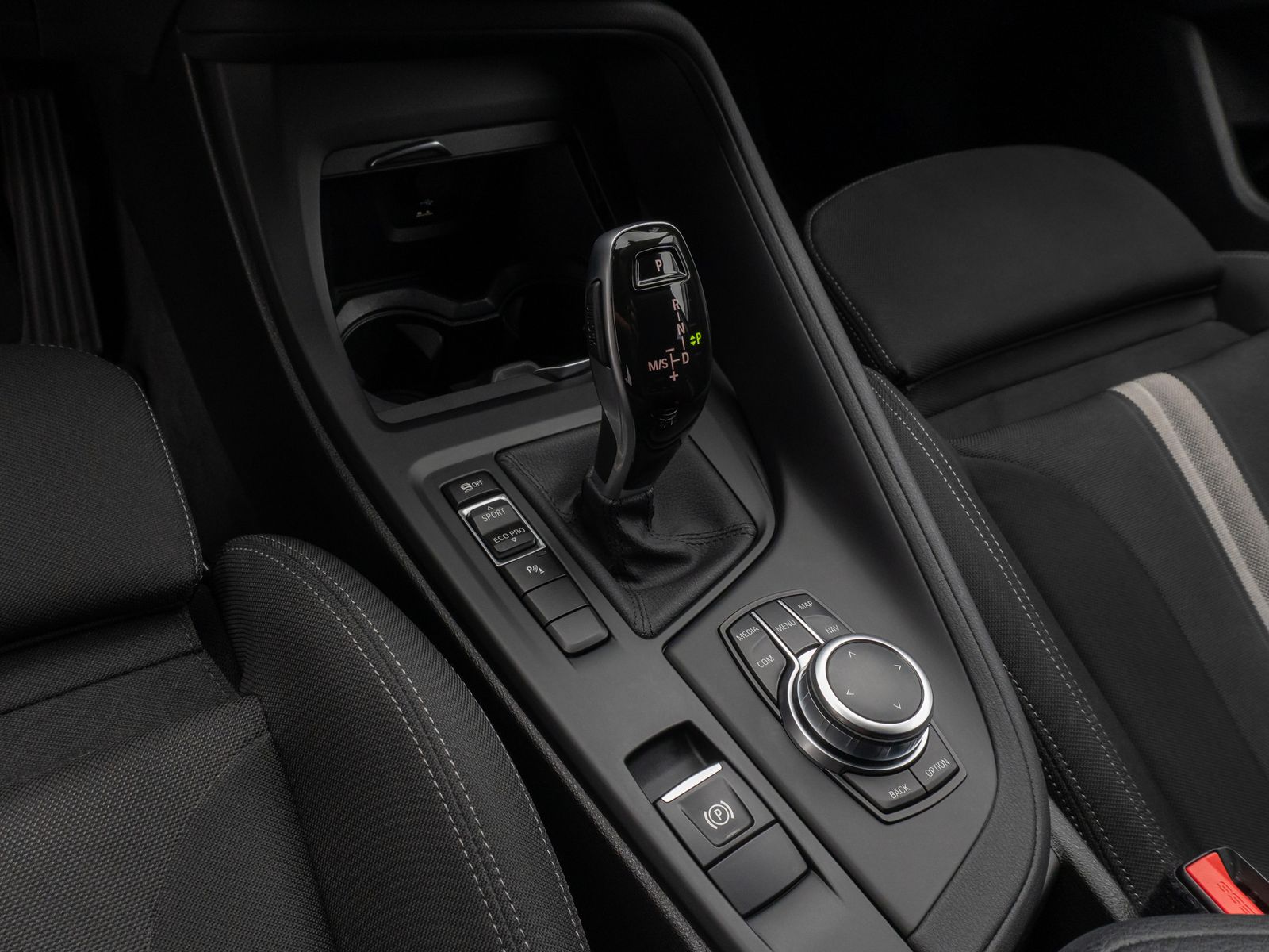 Fahrzeugabbildung BMW X1 sD18i Parkassistent DAB HiFi Navi LED Sport