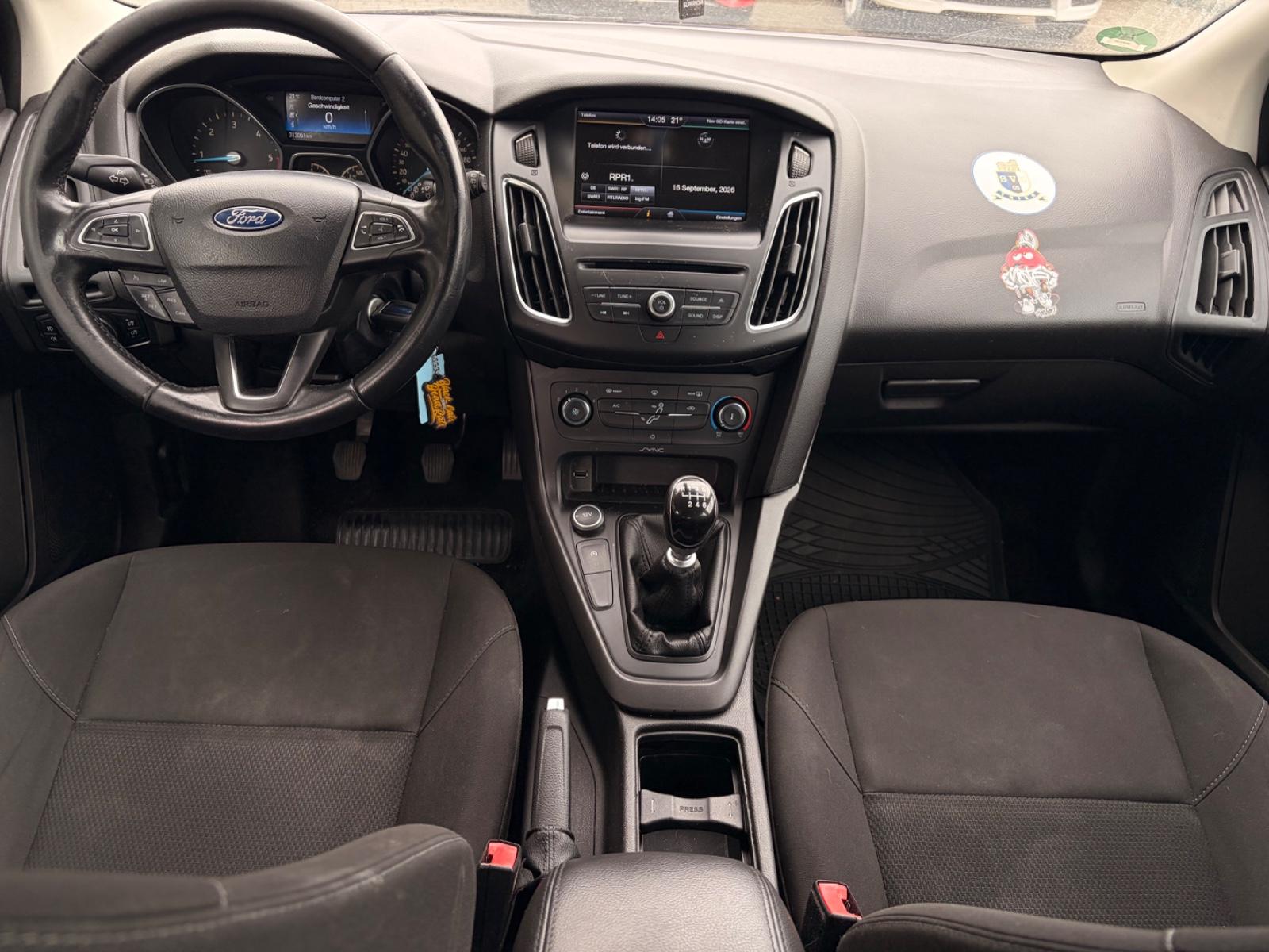Ford Focus 2015 — photo 11