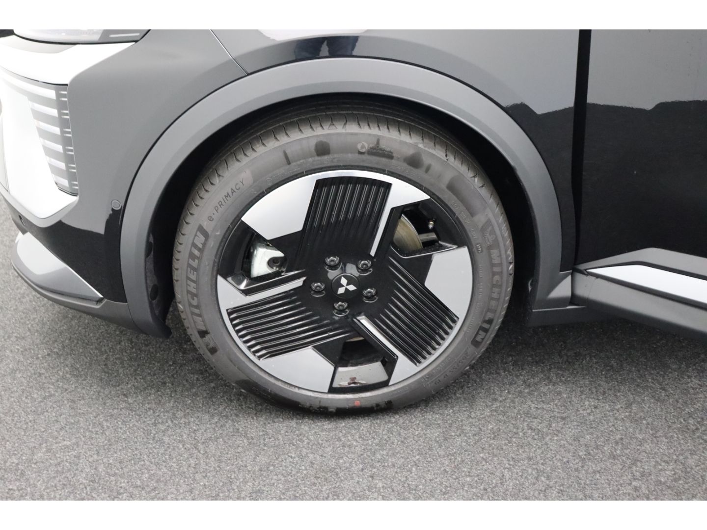 Fahrzeugabbildung Mitsubishi Eclipse Cross Diamant Plus 11 KW ACC LED SHZ