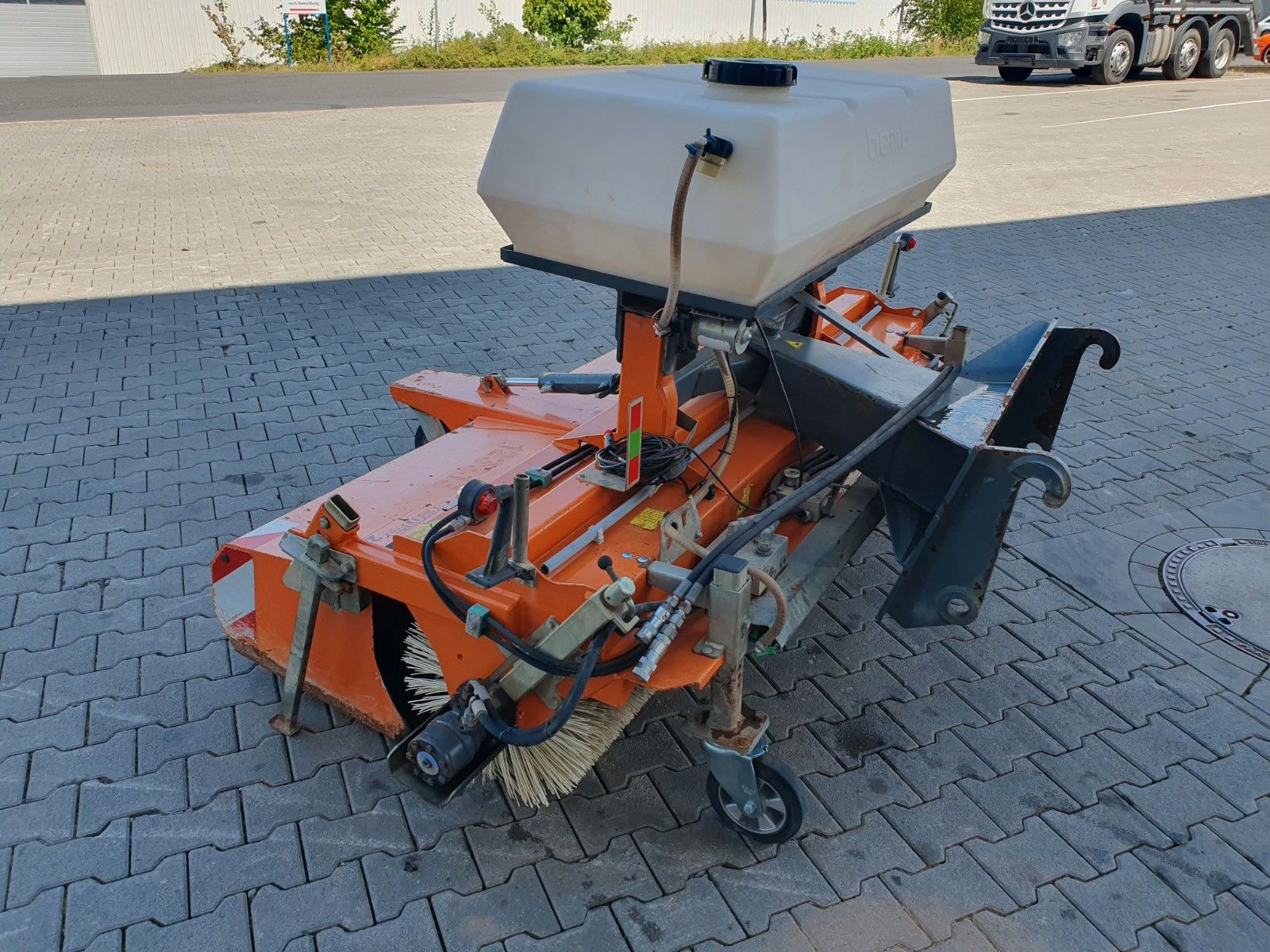 Fahrzeugabbildung Andere Bema 25 Dual Kehrmaschine / 2.050 mm / 2020