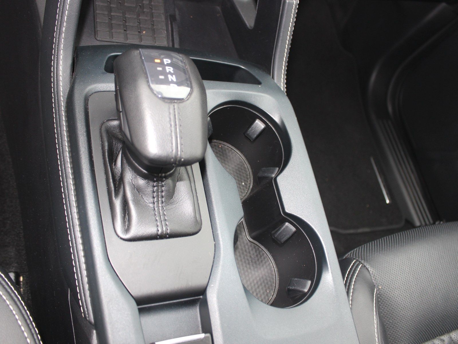 Fahrzeugabbildung Ford Ranger Platinum e-4WD Doppelkabine