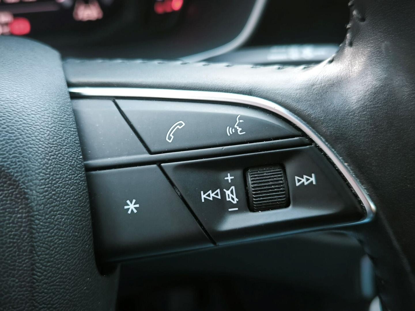 Audi Q3 35 TFSI S line S-TRONIC LED CONNECT ACC KAMER