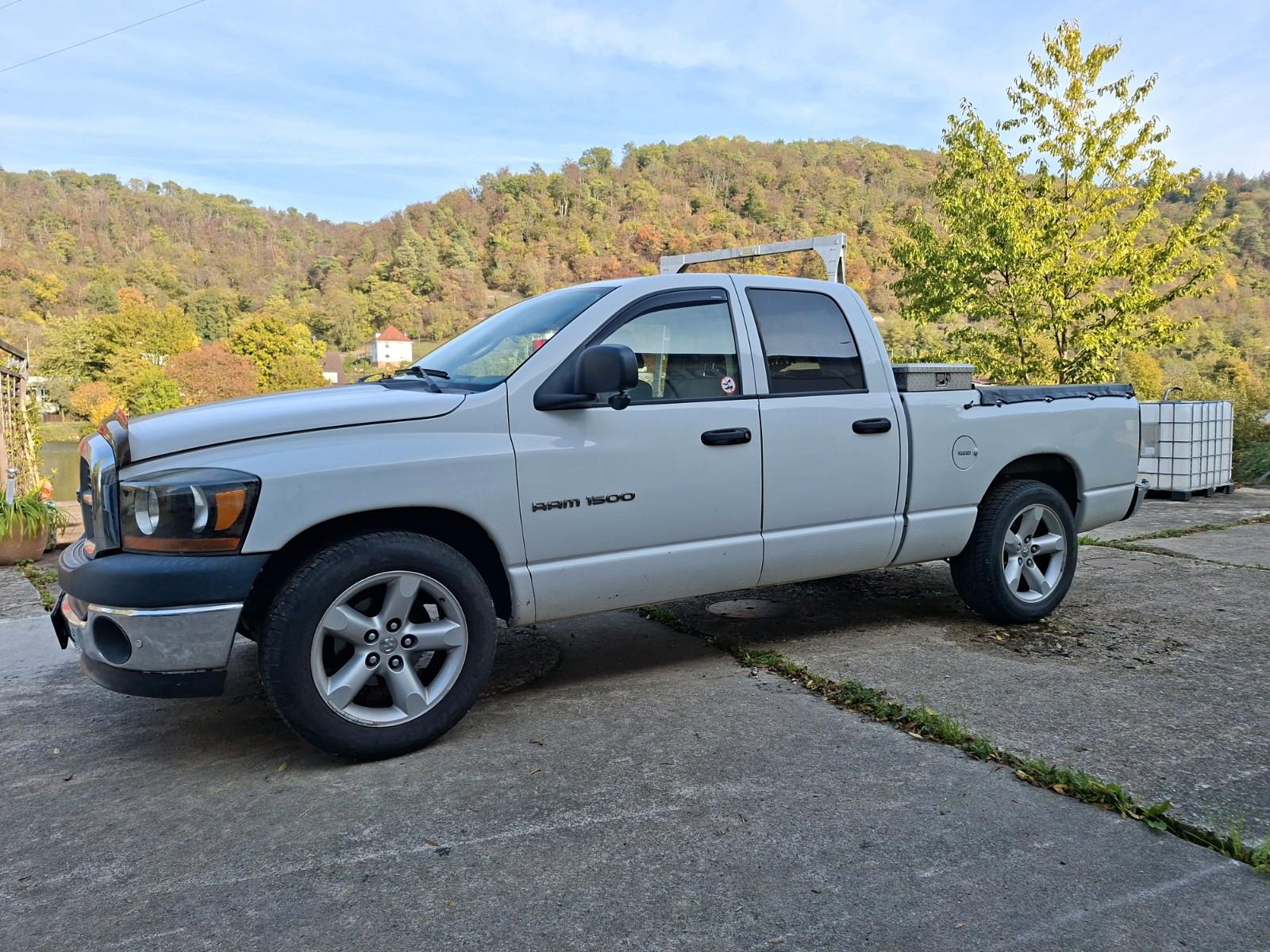 Dodge Ram 2006 — rear view
