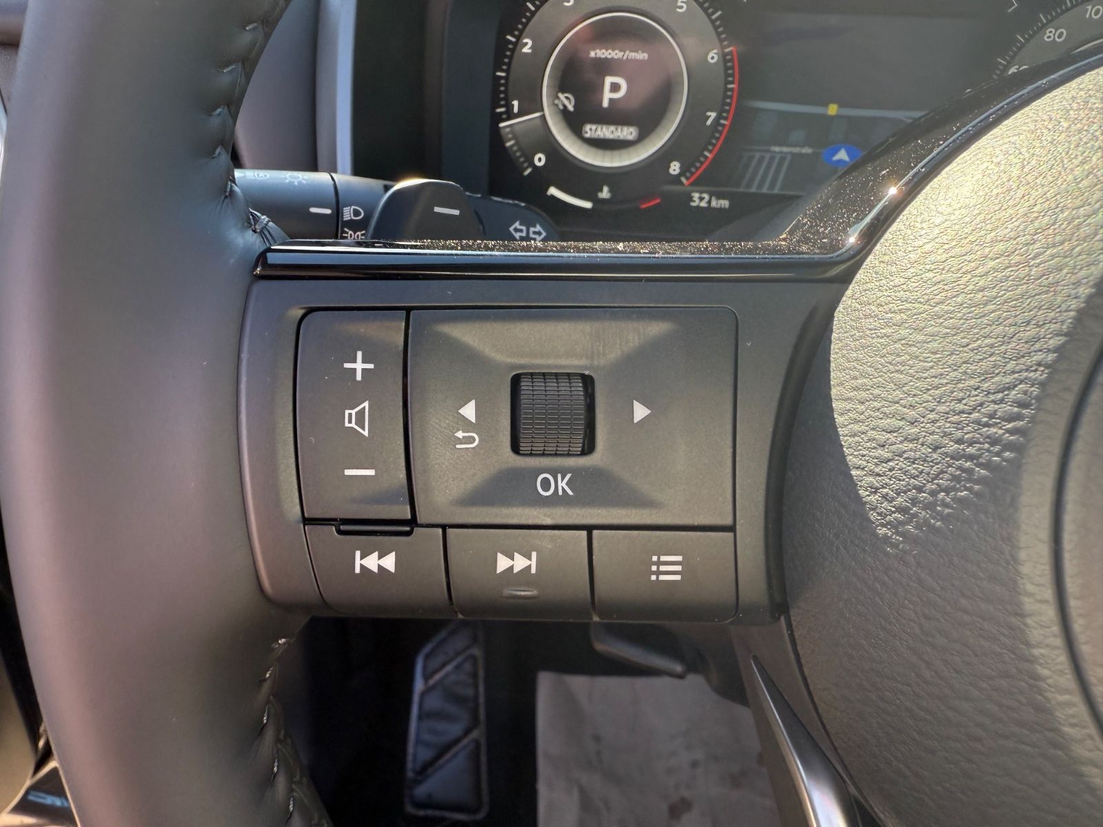 Fahrzeugabbildung Nissan Qashqai Tekna, 360° Kamera, ProPilot, WP.