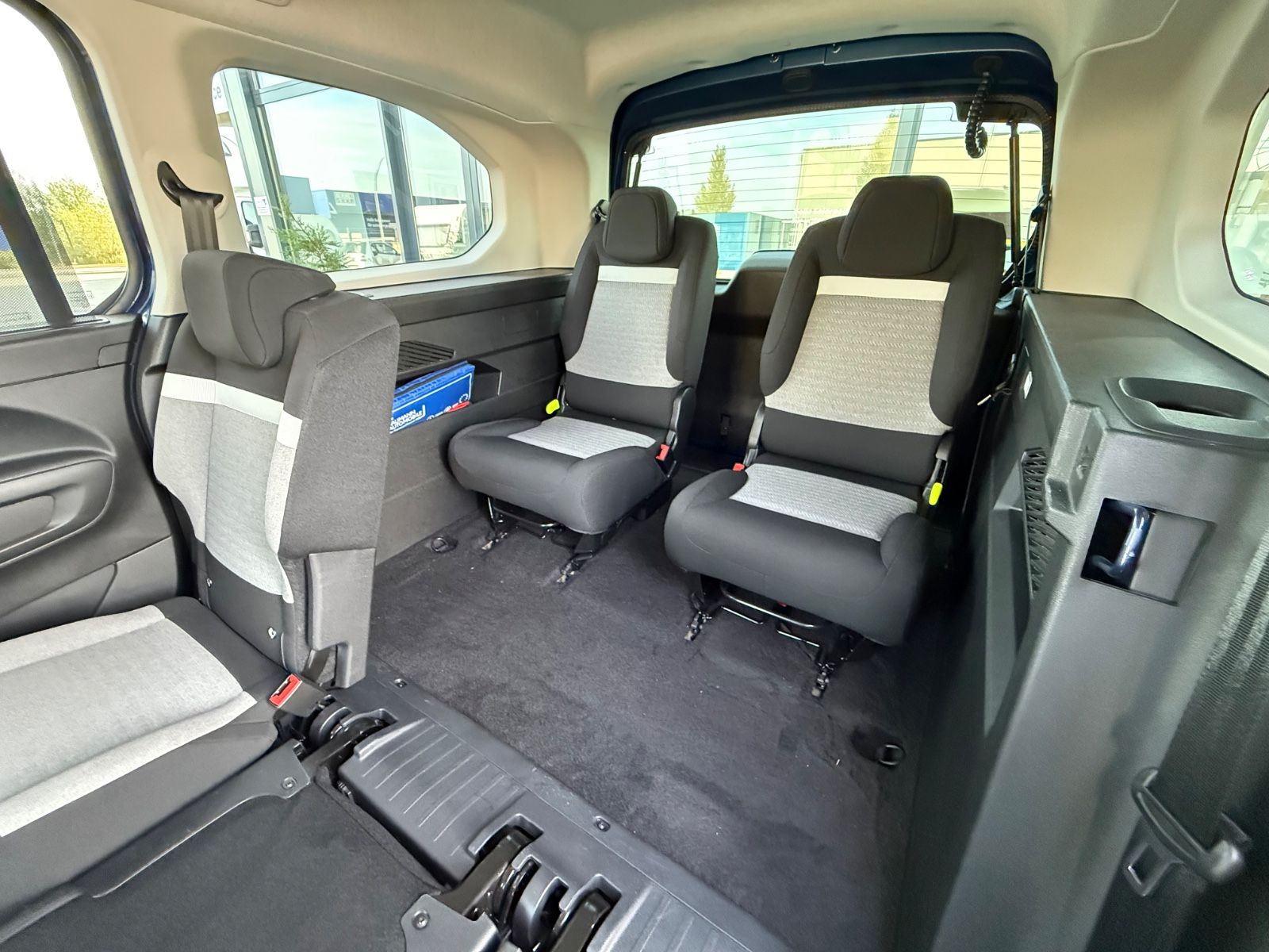 Fahrzeugabbildung Citroën Berlingo XL 7-SITZER AUTOM. KLIMA SITZHEIZ. CAM