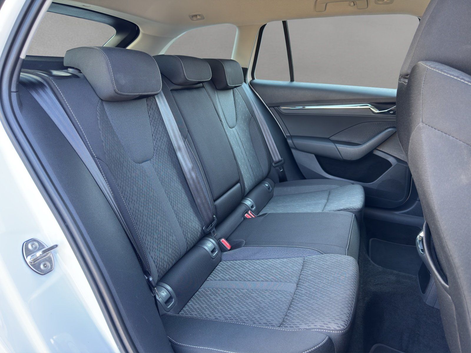Fahrzeugabbildung SKODA Octavia Combi 2.0 TDI DSG Style/ACC/HUD/VIRTUAL/