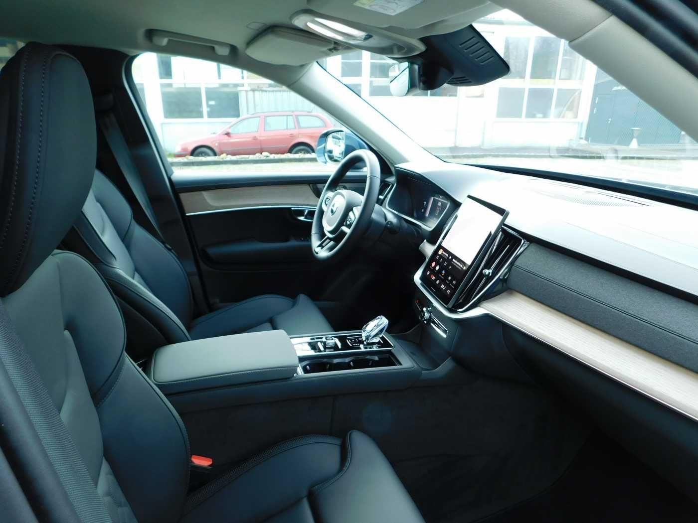 Fahrzeugabbildung Volvo XC90 T8 AWD Plug-in Hybrid Plus Bright