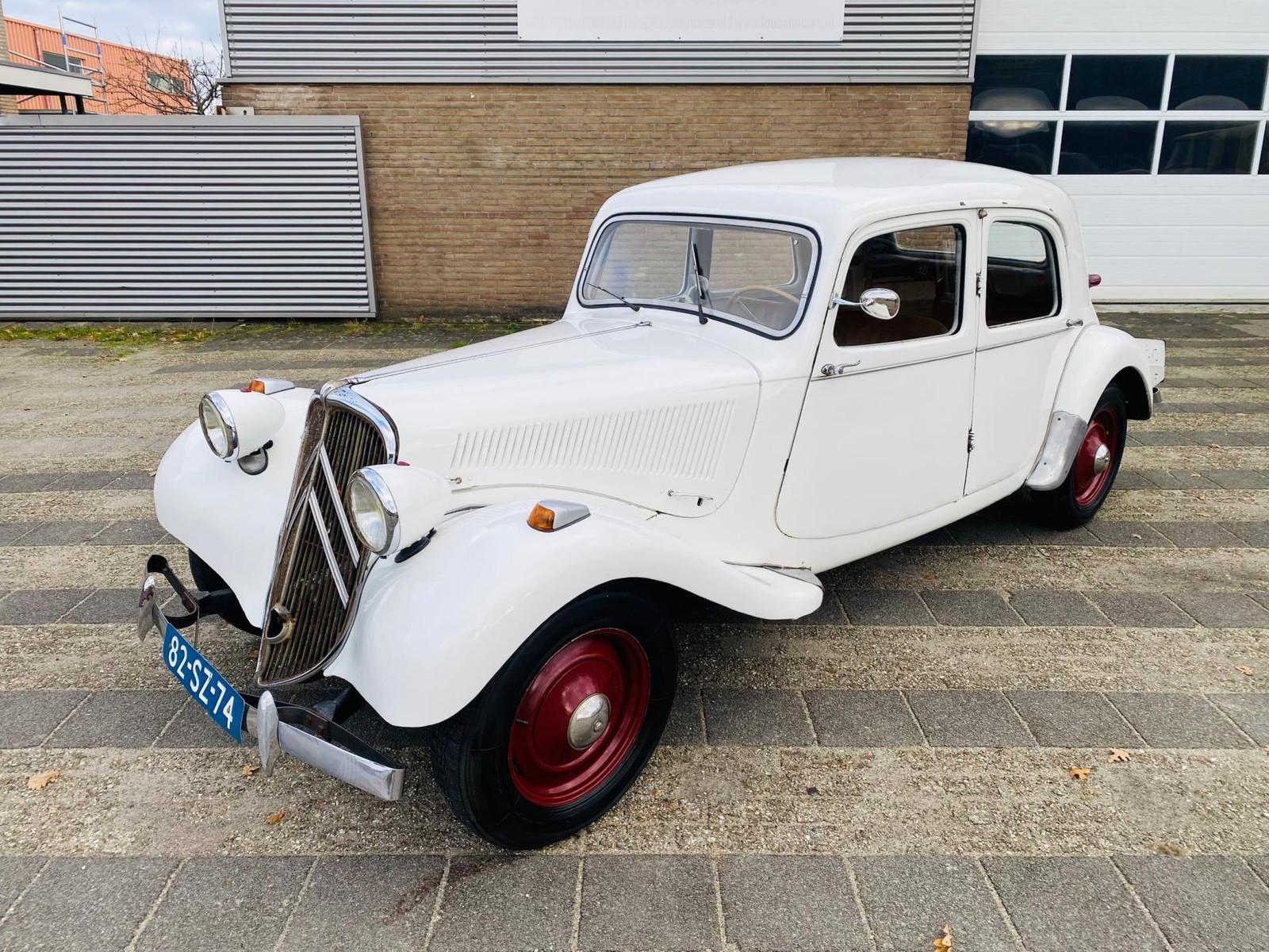 Citroën Traction 11 1952 wit
