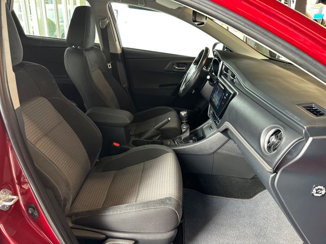 Toyota Auris Touring Sports Team D