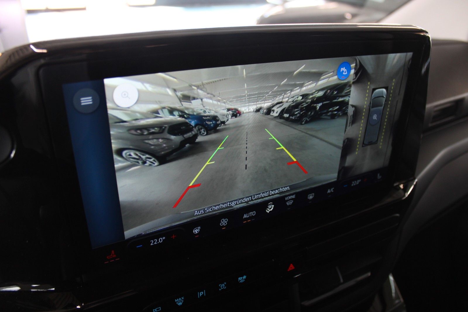 Fahrzeugabbildung Ford Tourneo Custom L1 Active AWD Automatik AHK STDHZ