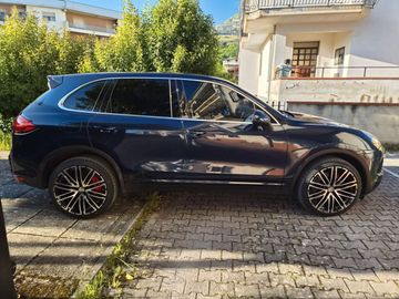 Porsche Cayenne - 3