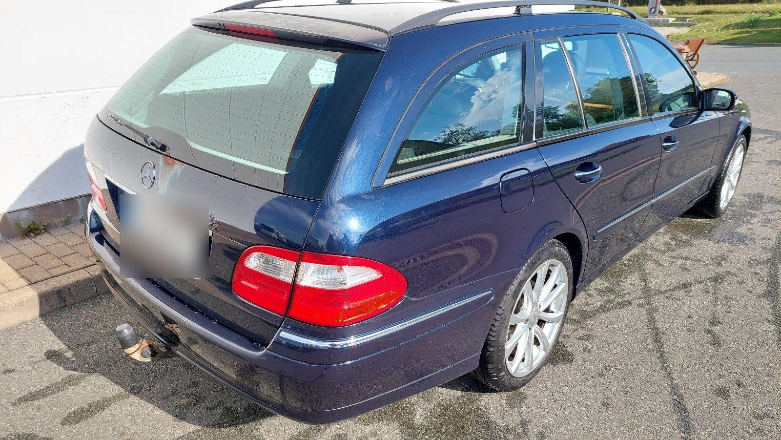 Mercedes-Benz E500 2005 — photo 5