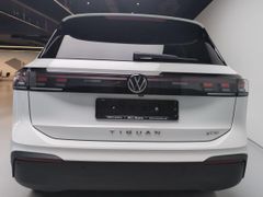 VW Tiguan 1.5 eTSI Life /Pano/LenkradHeiz./ACC/HuD