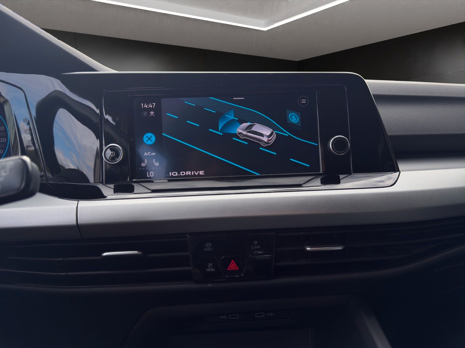 Fahrzeugabbildung Volkswagen Golf VIII Lim.*Bhz.Lenk*Virt.Cockpit*Carplay*LED