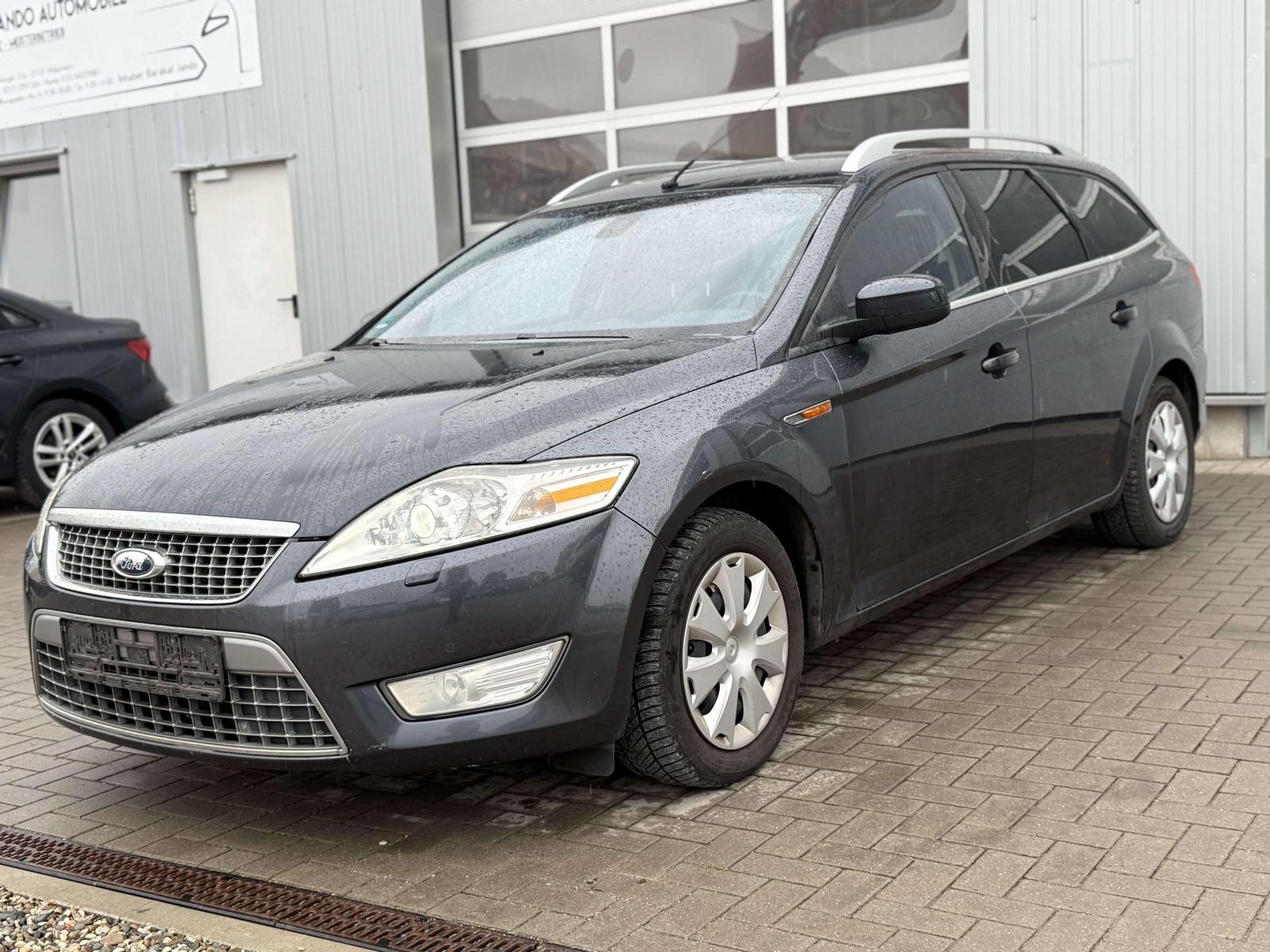 Ford Mondeo 2010 — салон