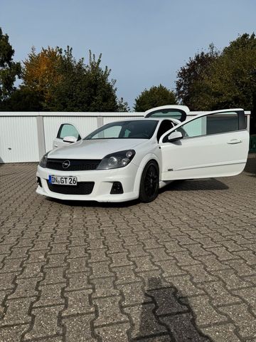 Opel Astra H GTC 2.0 OPC Line