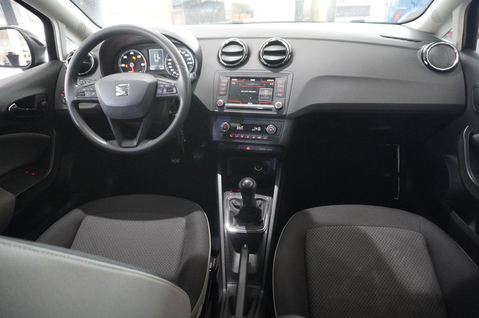 Fahrzeugabbildung SEAT Ibiza 1.4 TDI STYLE 5-TÜR NAVI/TEMP./PDC/NEBEL