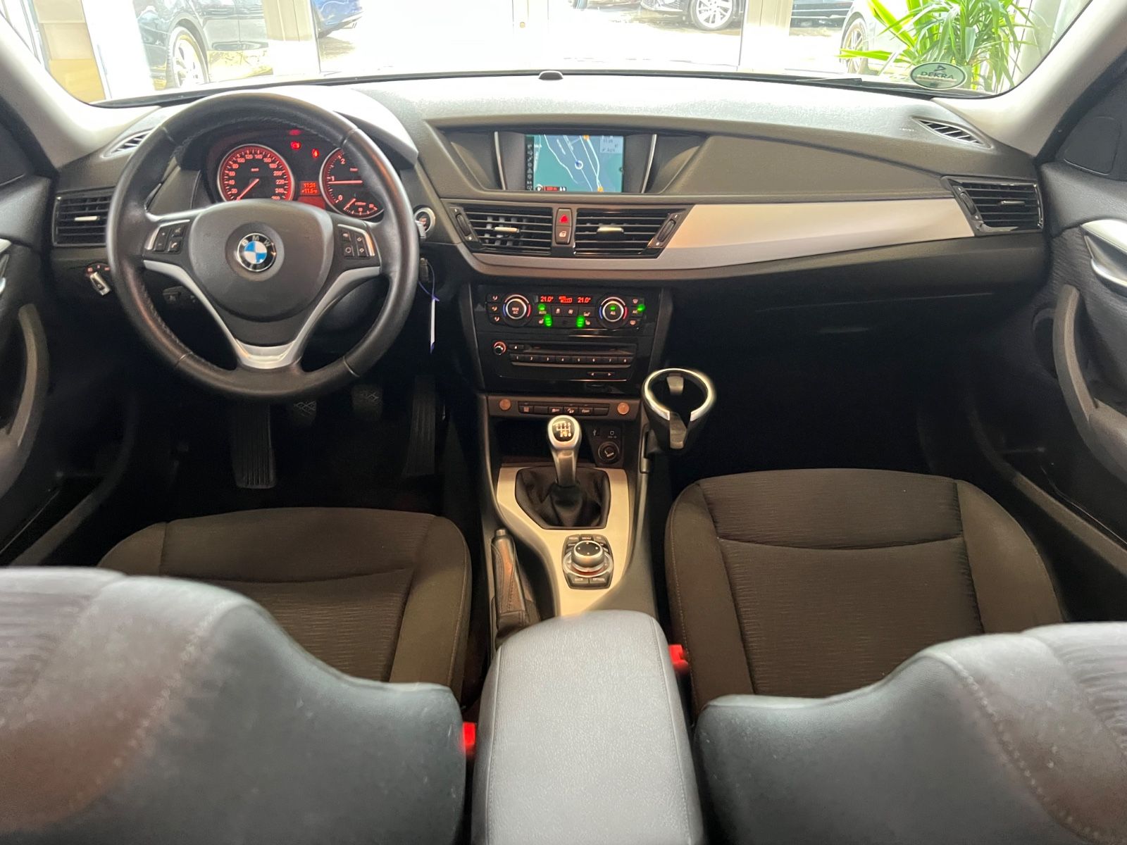 Fahrzeugabbildung BMW X1 18 d xDrive *LED/XENON*NAVI*MEMORY*