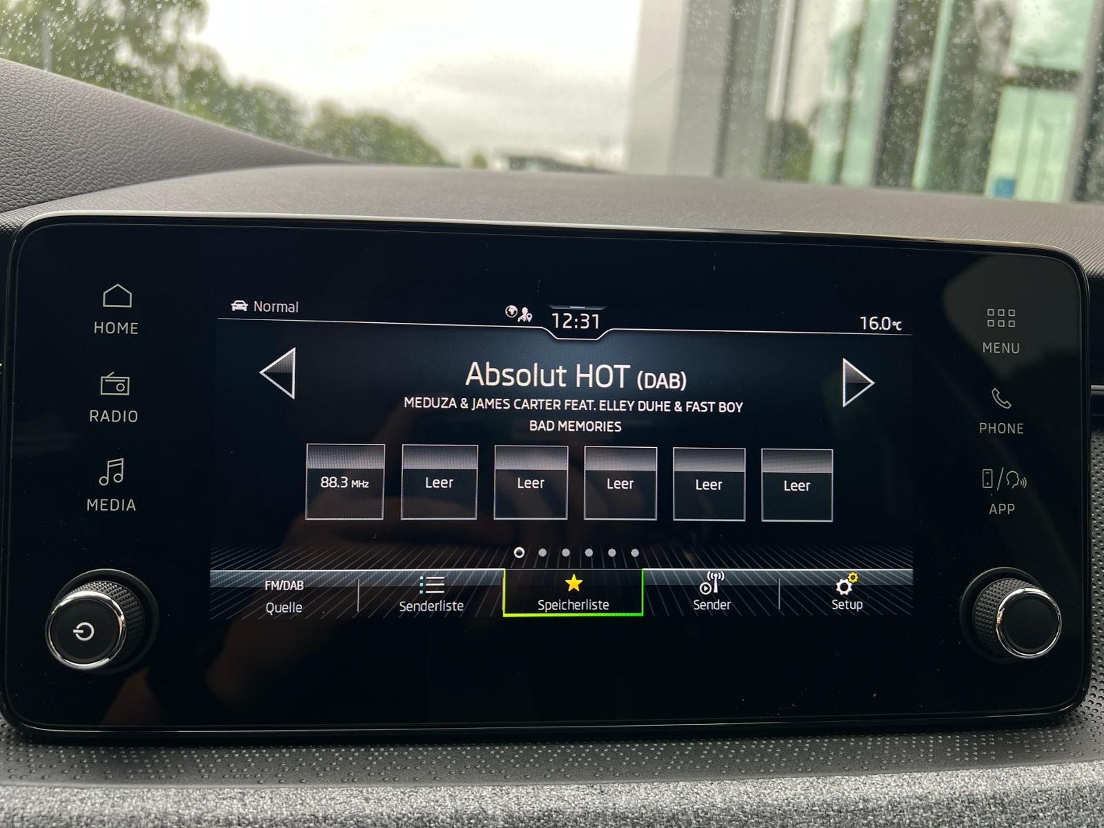 Fahrzeugabbildung SKODA Scala Selection 1.0 TSI DSG *LED, ACC, Kamera, 1