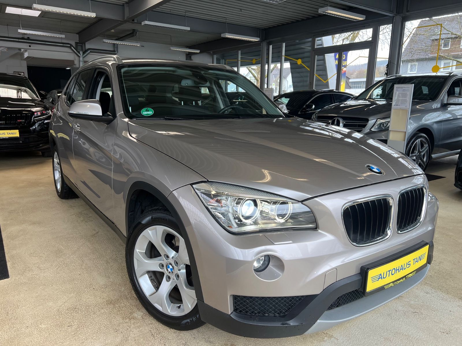 Fahrzeugabbildung BMW X1 18 d xDrive *LED/XENON*NAVI*MEMORY*